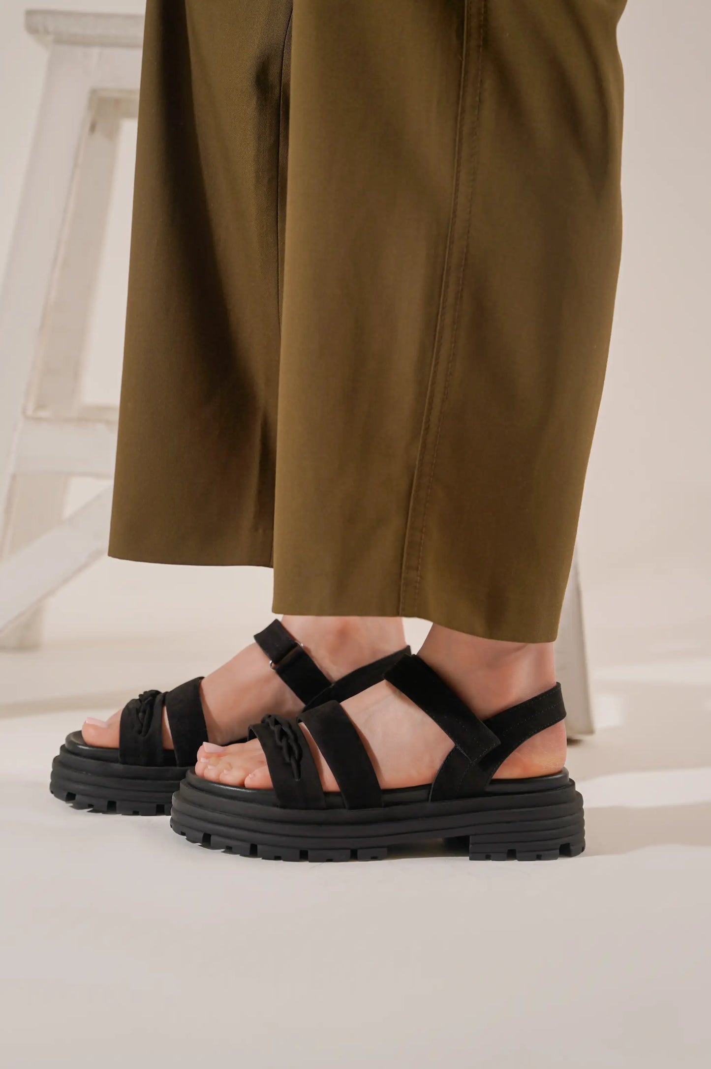 CHUNKY SANDALS